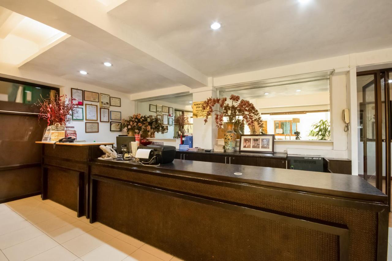 Vaccinated Staff - Oyo 465 Ford'S Inn Cebu Exterior photo